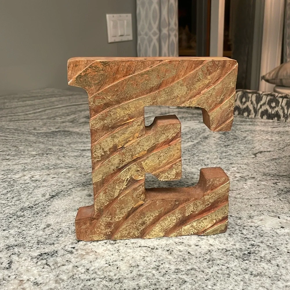 Wooden letter E - Picture 1 of 5